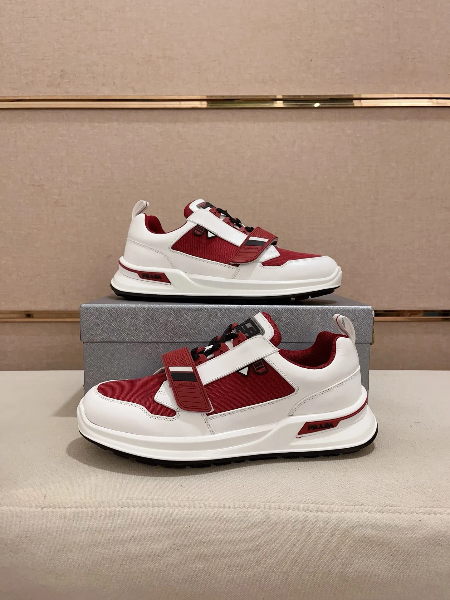 Factory price 620💰 ✔️✔️✔️Higher version High-quality new PRADA (Prada) counters are launched simultaneously. New men's shoes and 😘fabric are made of high-tech glue-spraying technology. Lining: Full cowhide lining. 👍🏿 High-end ☄️ air-cushion molded anti-slip rubber outsole, exquisite lines, simple and elegant, comfortable and high-end for leisure travel. Code number: 38 to 44 (45 is custom-made and cannot be returned or exchanged)